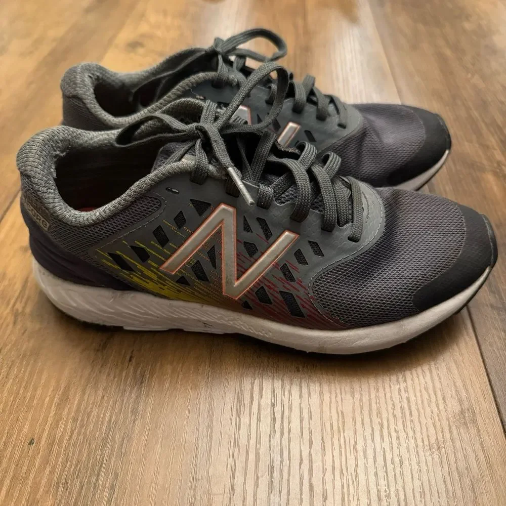 New Balance Kids Unisex FuelCore Urge V2 Running Shoes Size 4